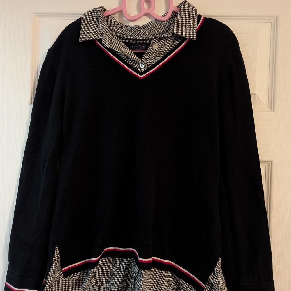 Tommy Hilfiger Women's Black V-Neck Sweater with Checkered Trim
